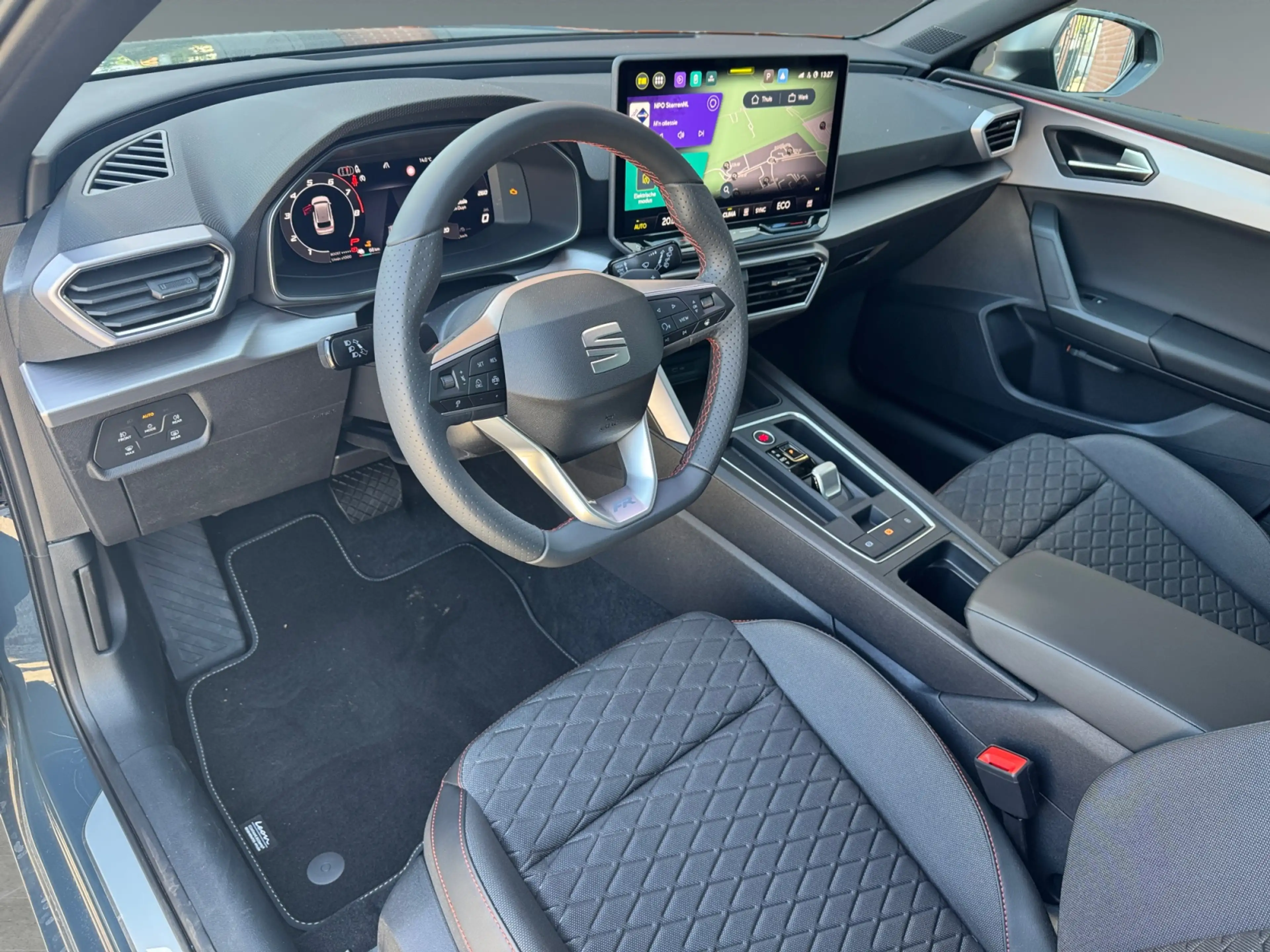 SEAT Leon e-Hybrid Sportstourer 1.5 TSI 204pk DSG FR Business | Trave — photo 6