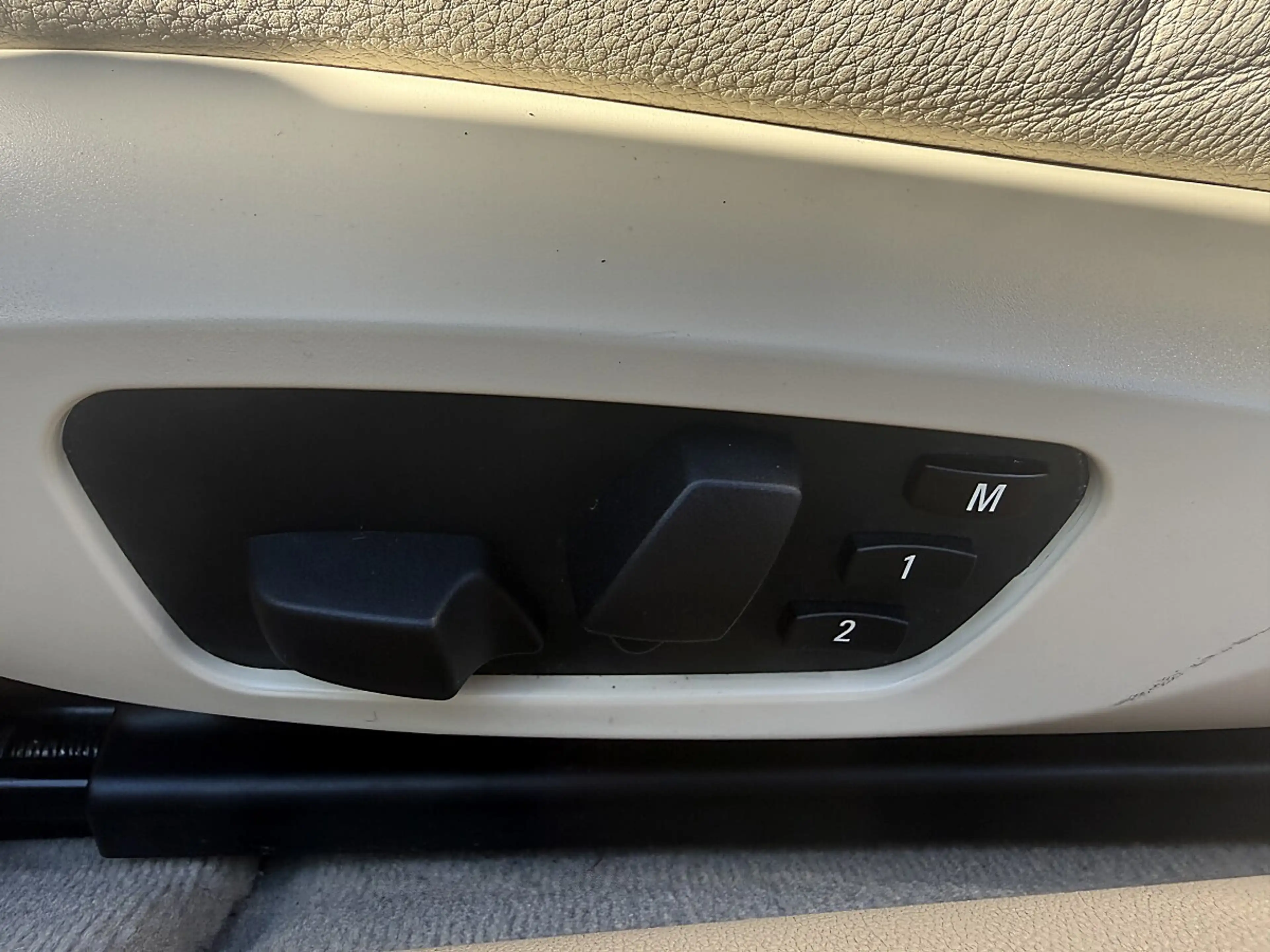BMW 335 i Coupé — photo 7