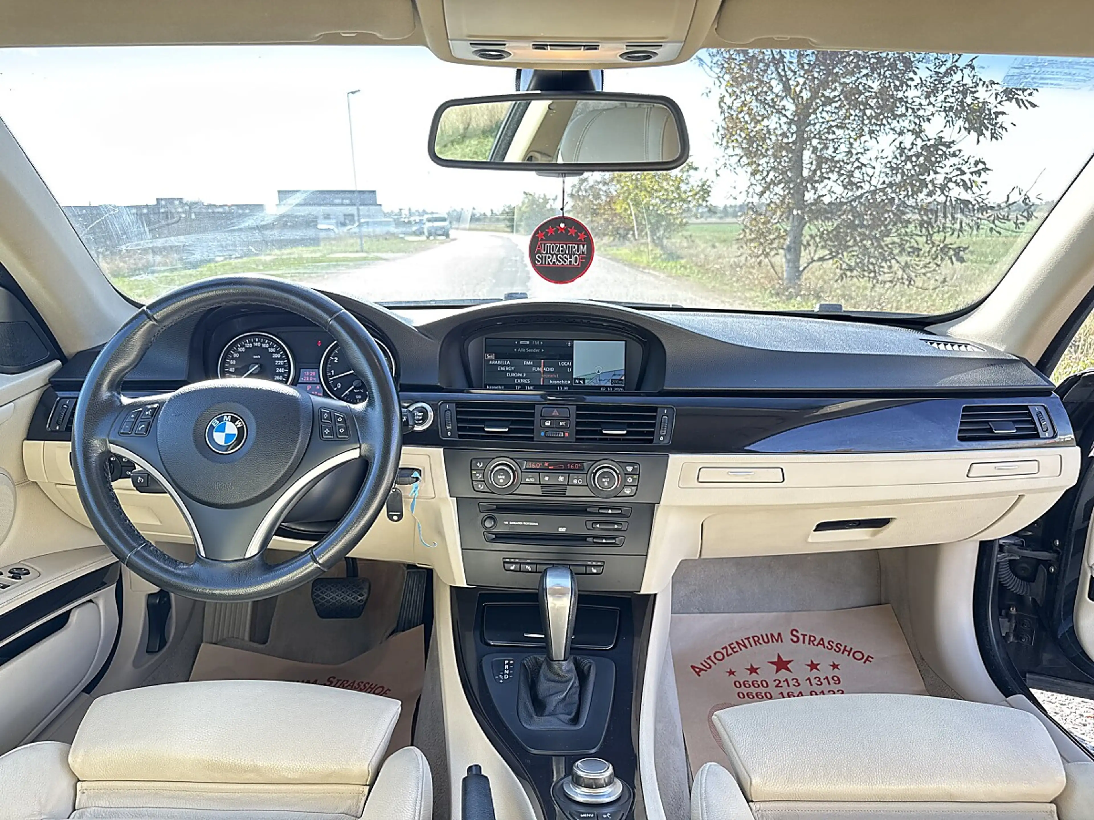 BMW 335 i Coupé — photo 14