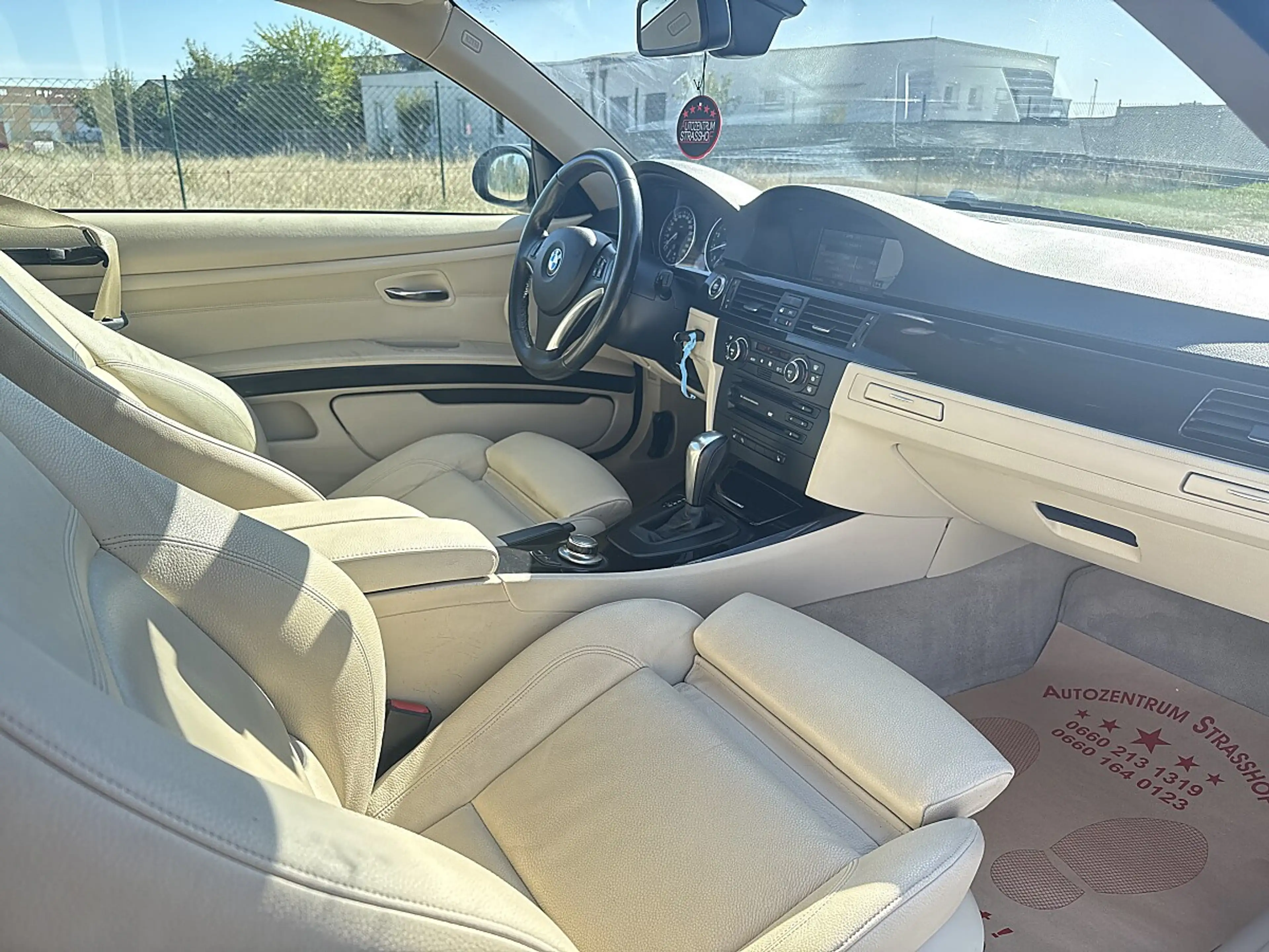 BMW 335 i Coupé — photo 12