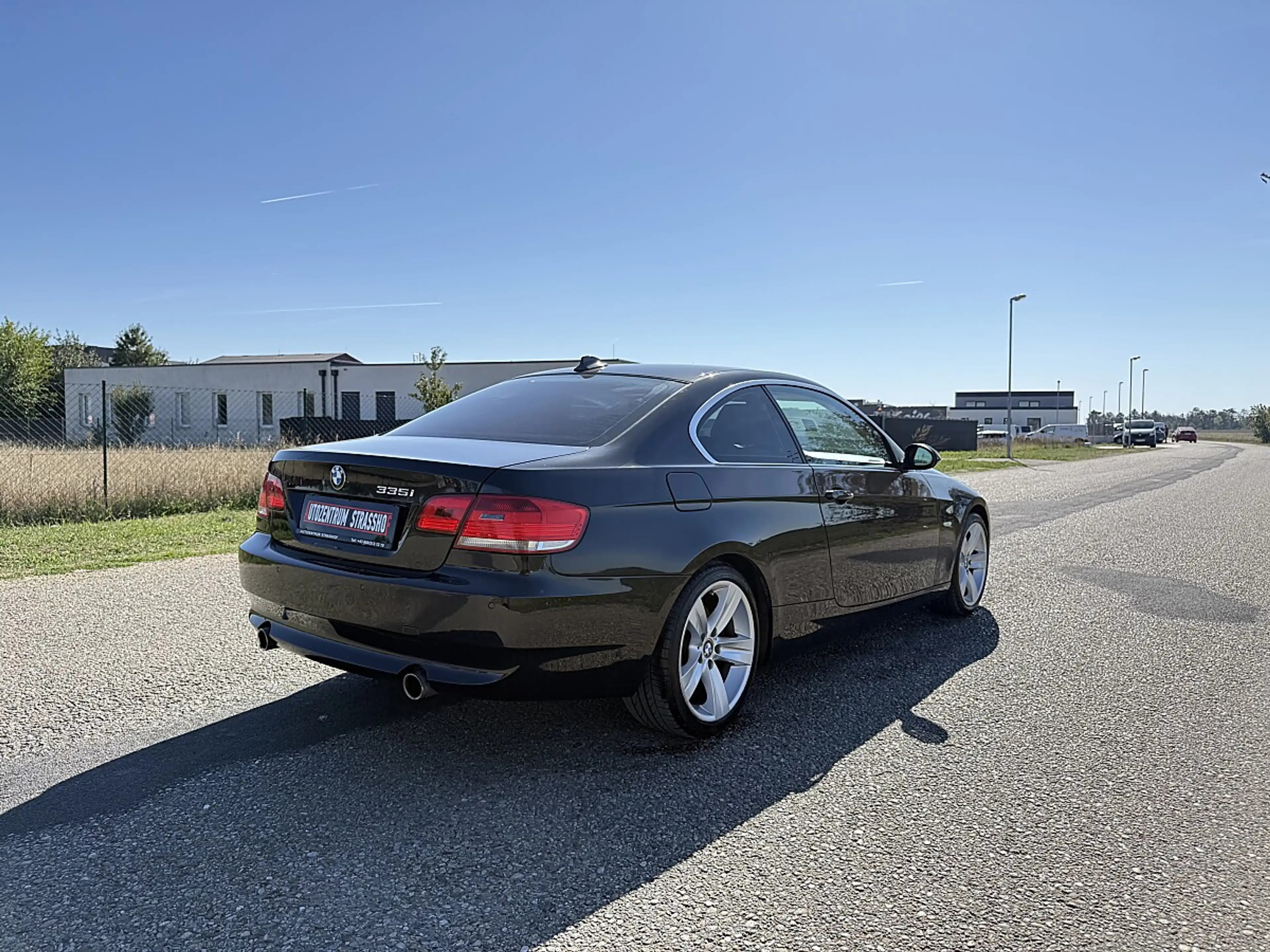 BMW 335 i Coupé — photo 4