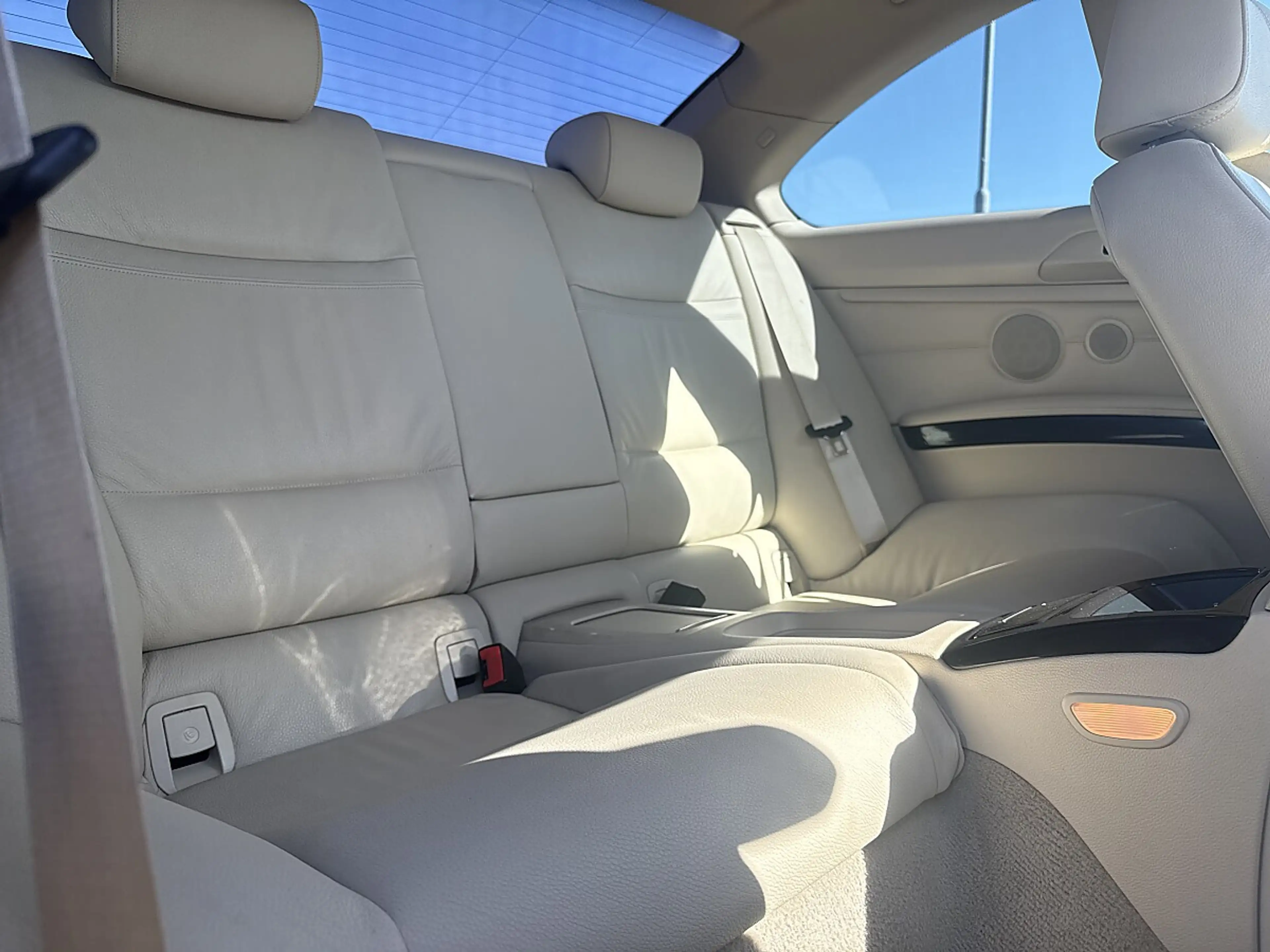 BMW 335 i Coupé — photo 13
