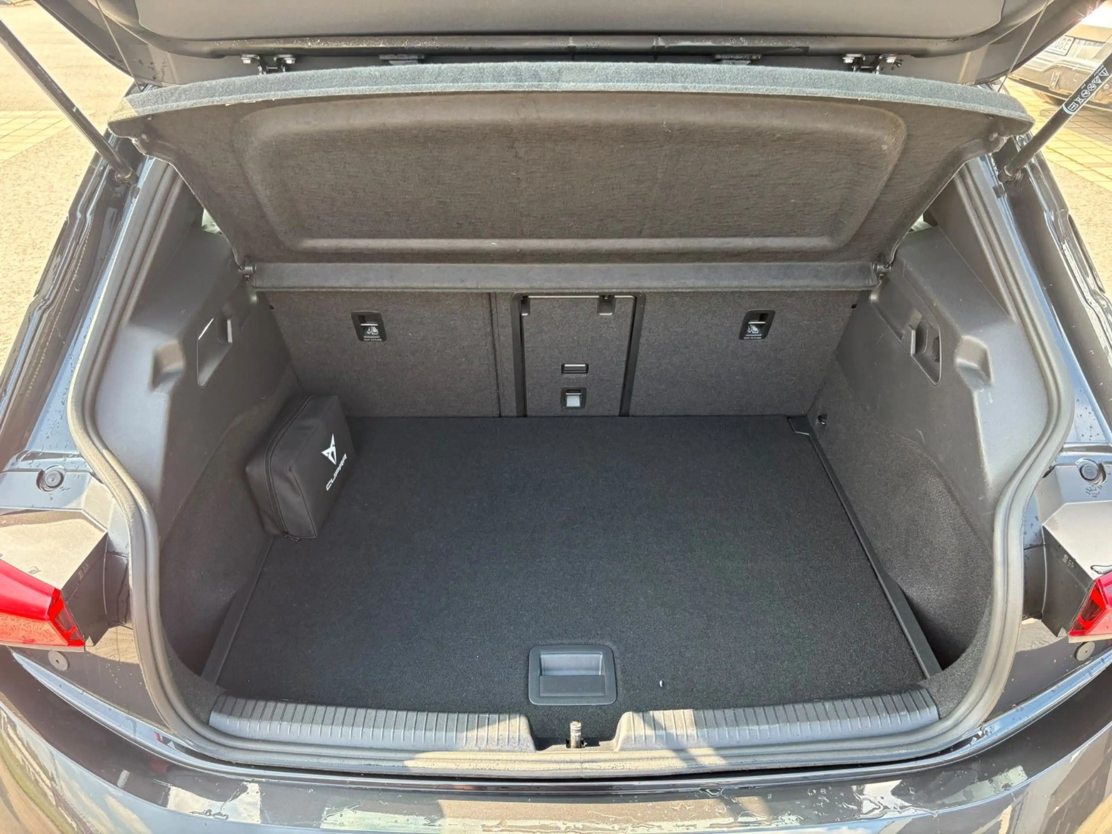 CUPRA Born *GJR*Pilot XL*PanoDach* — photo 15
