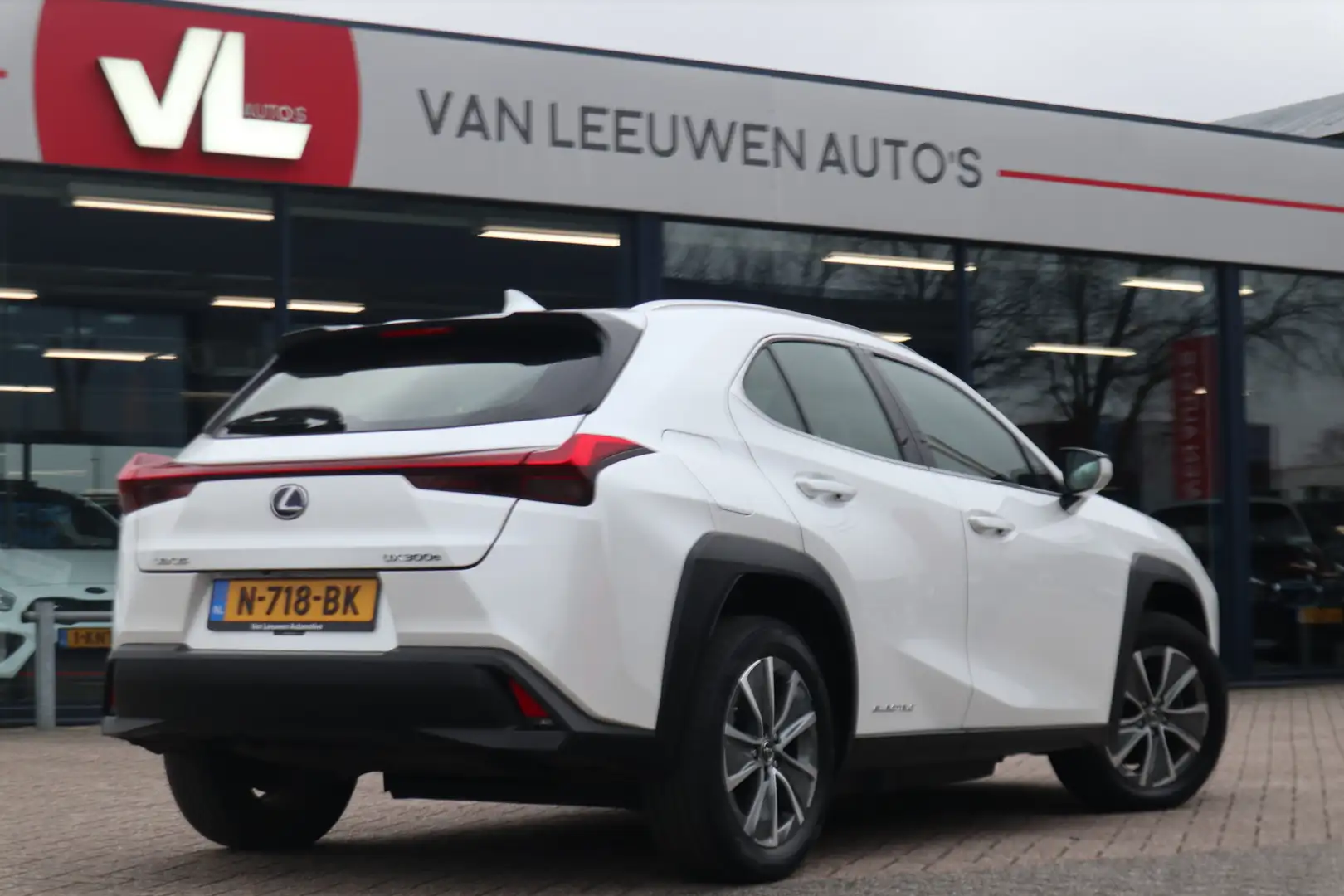 Lexus UX 300e Business 54 kWh | Adaptive Cruise | Clima | Rijmod Blanc - 2