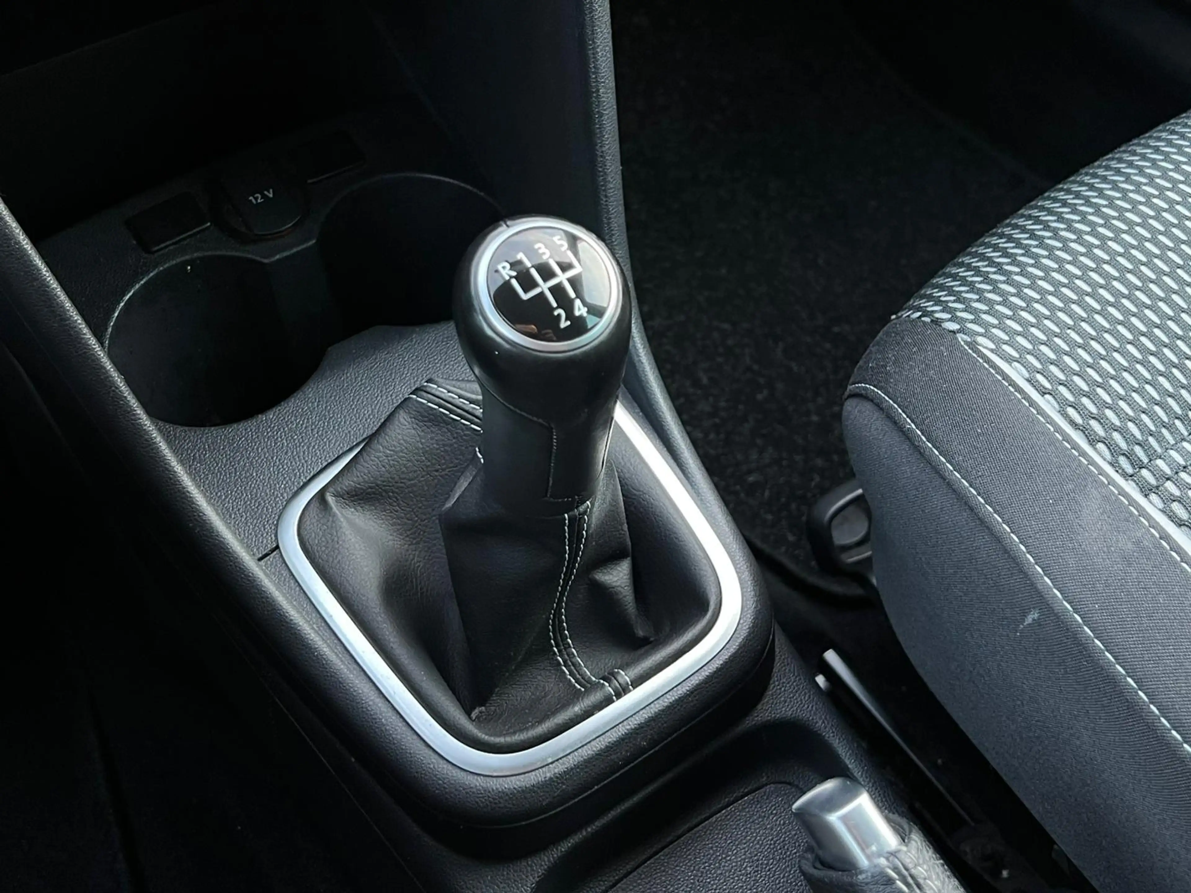 Volkswagen Polo Cross Crosspolo 1.2i GARANTI ECRAN CARPLAY — photo 11