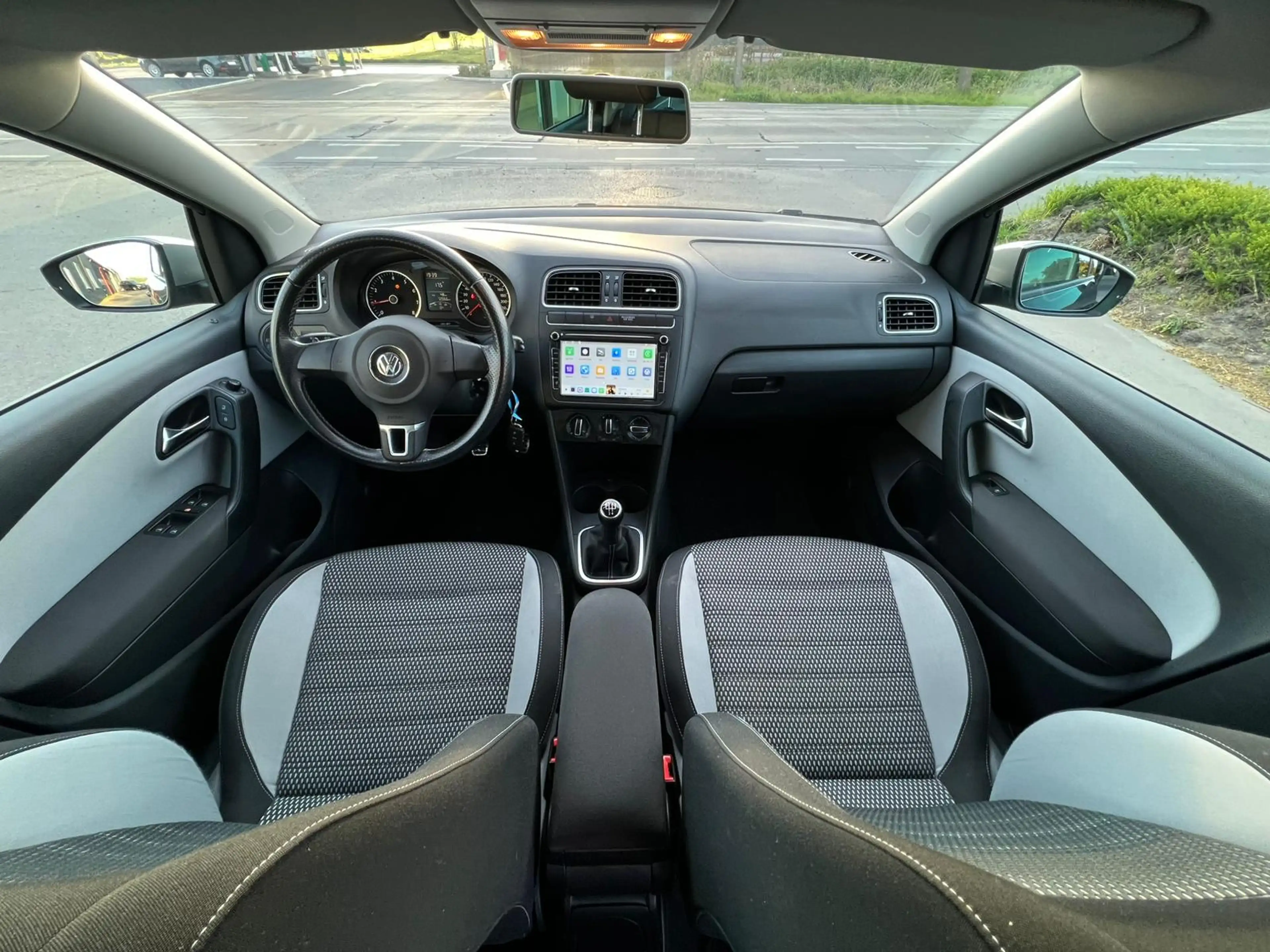 Volkswagen Polo Cross Crosspolo 1.2i GARANTI ECRAN CARPLAY — photo 9
