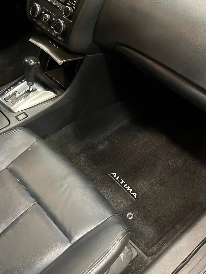 Nissan Altima fotografie Nissan Altima