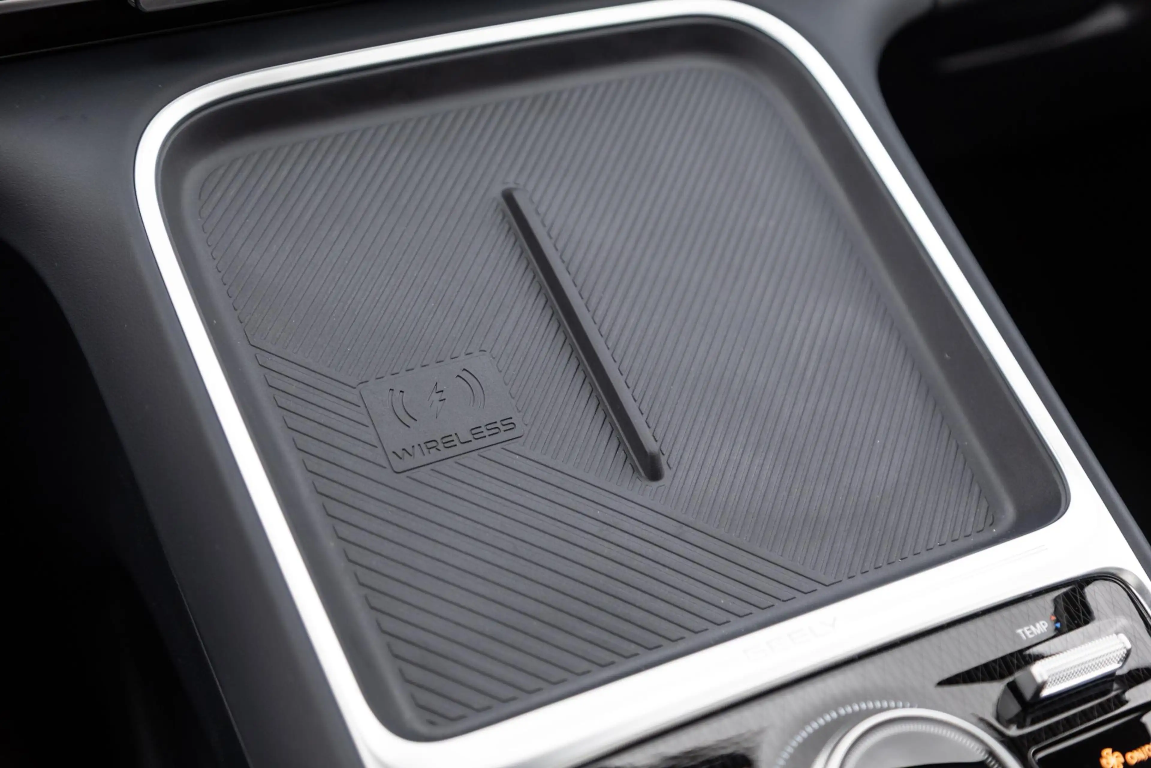 Geely Starray EM-i 1.5 Max+ — photo 13