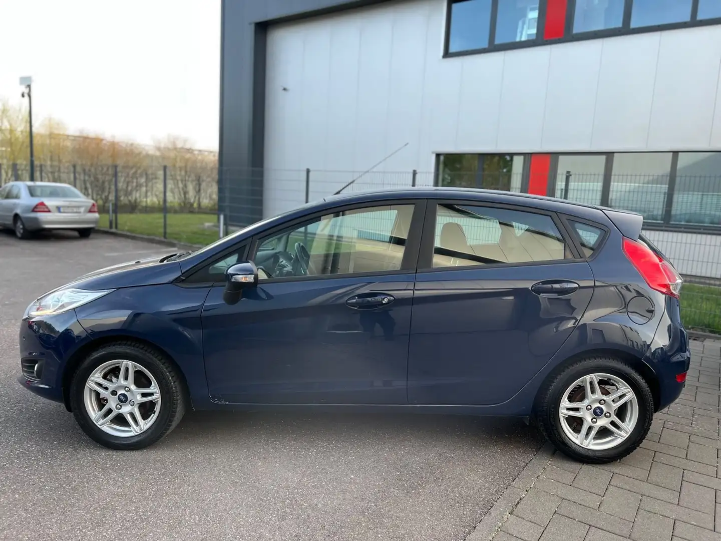 Ford Fiesta Celebration Klima Blau - 2