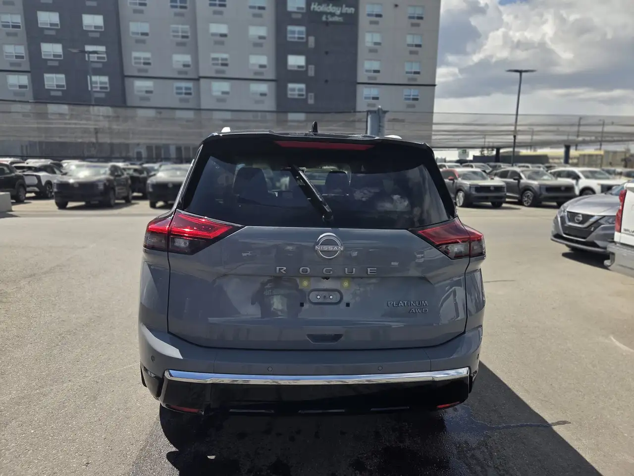 Nissan Rogue снимка Nissan Rogue