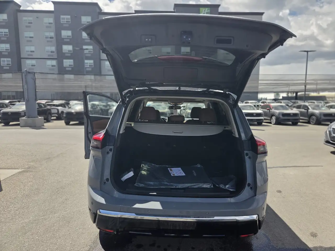 Nissan Rogue снимка Nissan Rogue