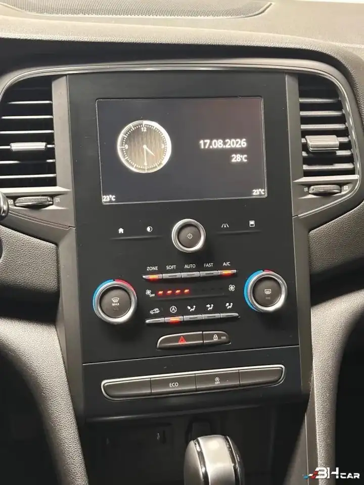 Renault Megane Berline — photo 12