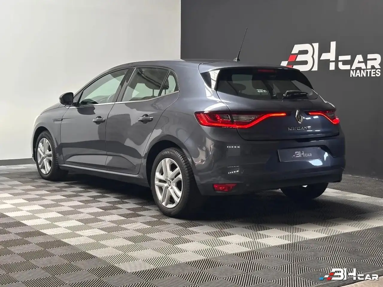 Renault Megane Berline — photo 2