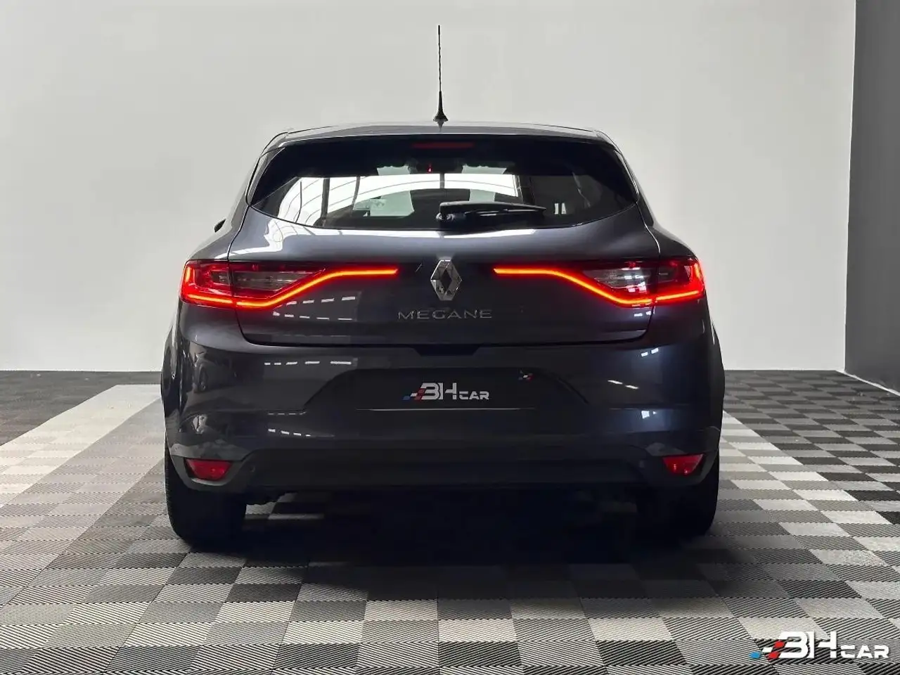 Renault Megane Berline — photo 19