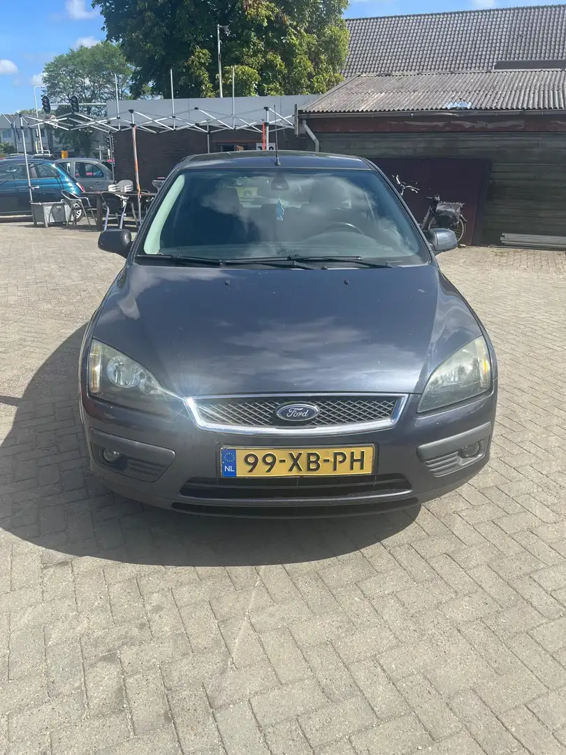 Ford Focus 2.0-16V Rally Edition airco lichte schade rechter Grau - 1