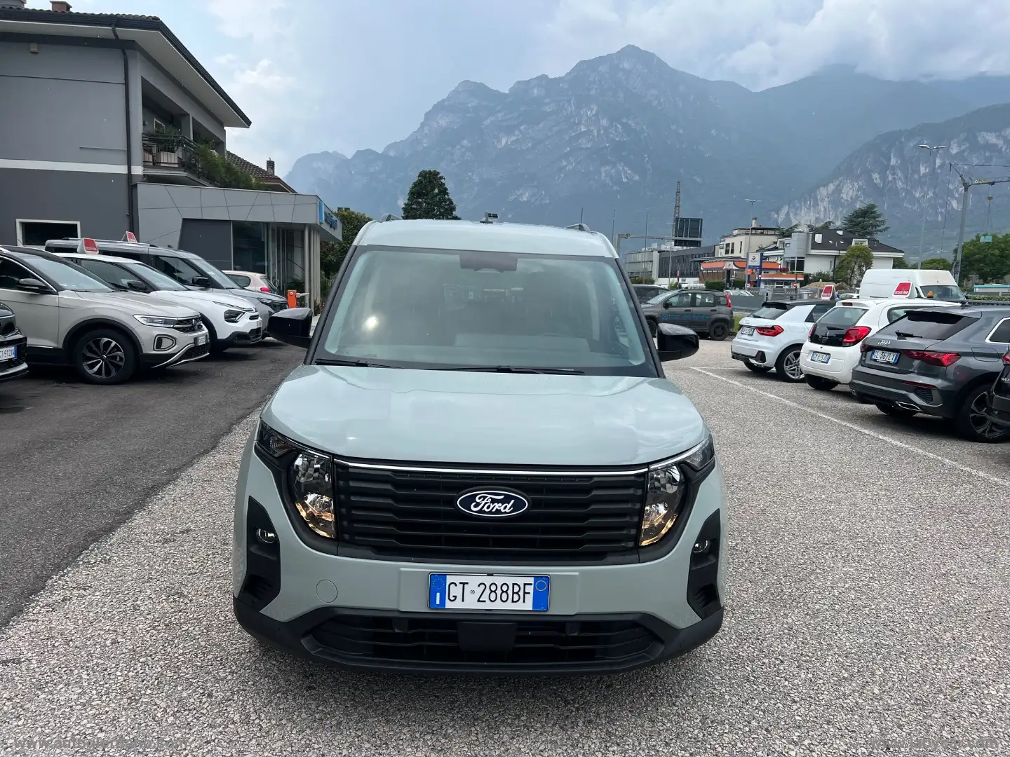 Ford Tourneo Courier 1.0 EcoBoost Pow. Tit. Gris - 2