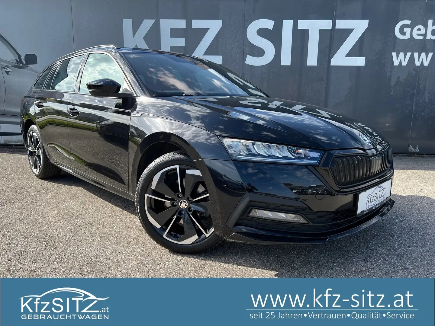 Skoda Octavia Combi 2,0 TDI Sportline DSG | NP: €49.000 Schwarz - 1