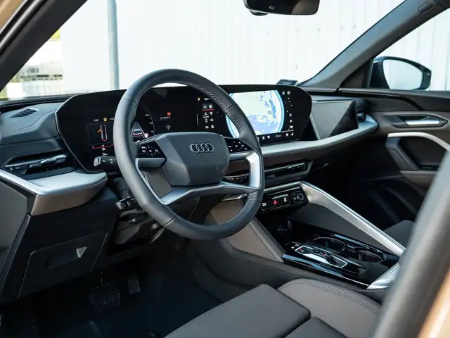 Audi Q5 view 11