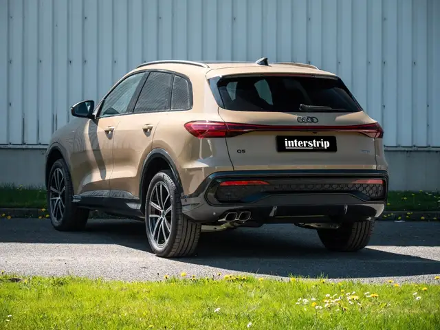 Audi Q5 view 4