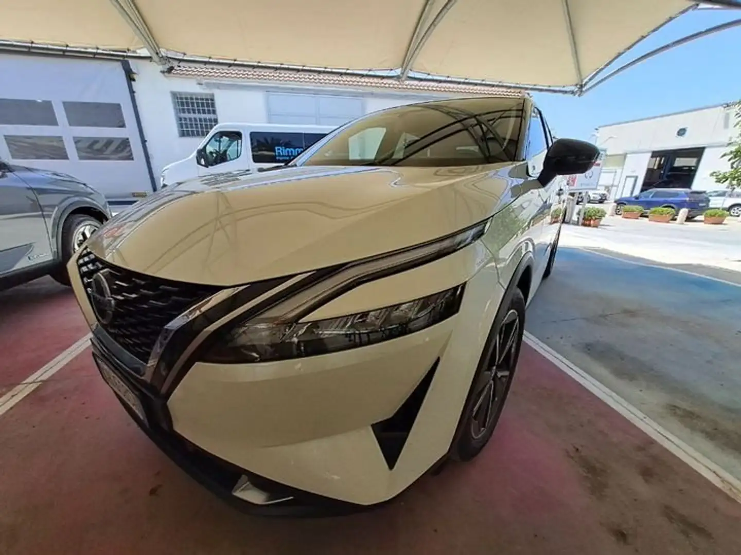 Nissan Qashqai Qashqai 1.3 mhev N-Style  140cv Autocarro 5 posti Bianco - 2