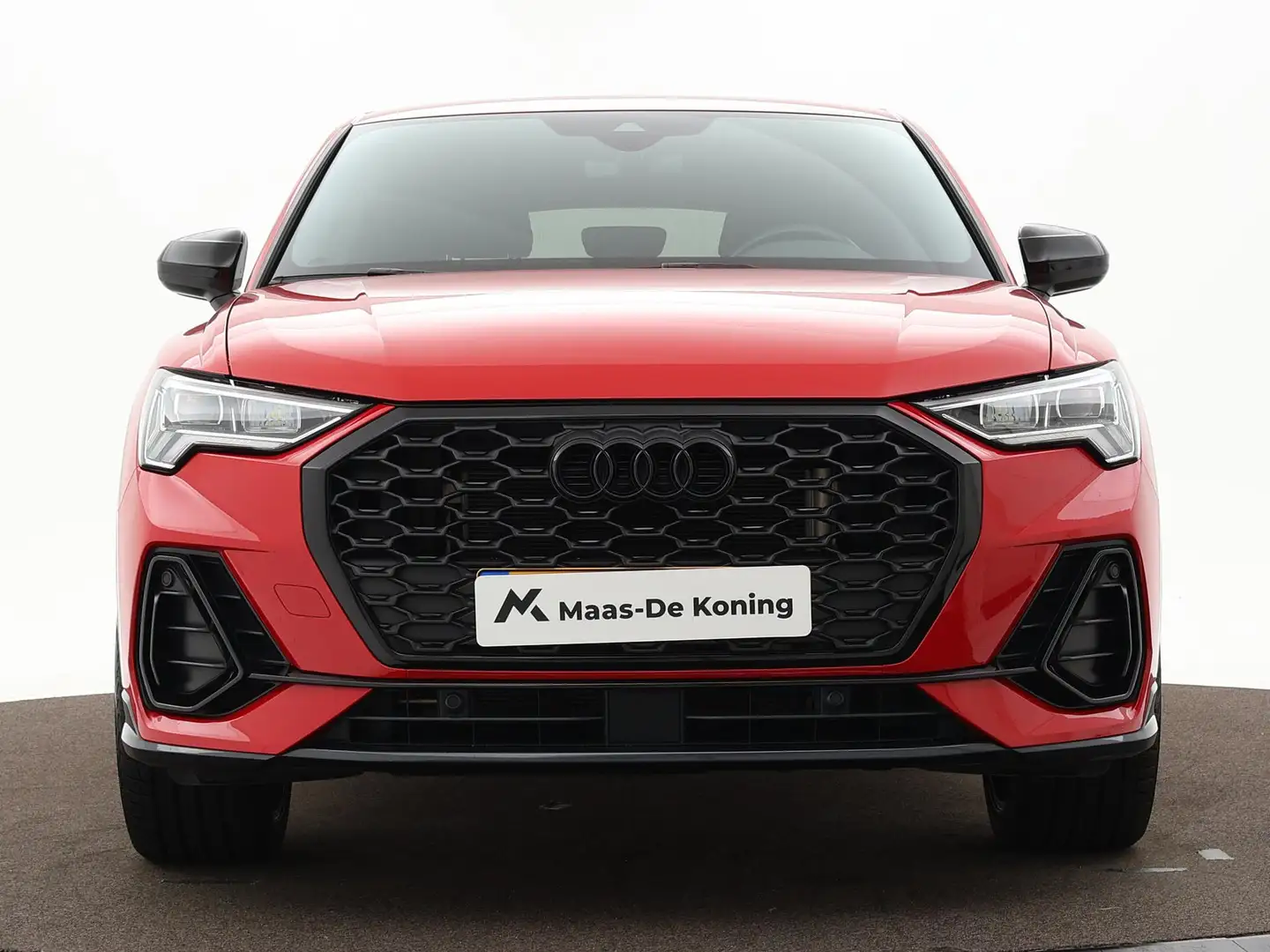 Audi Q3 Sportback 45 TFSIe 245pk S-tronic S Edition · Came Rood - 2