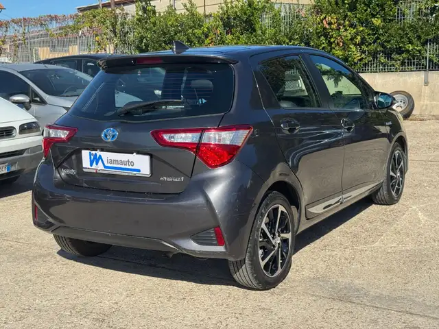 Toyota Yaris view 4