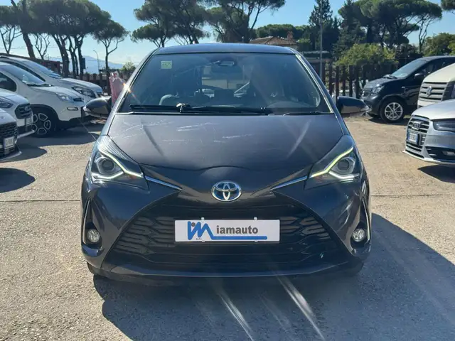 Toyota Yaris view 3