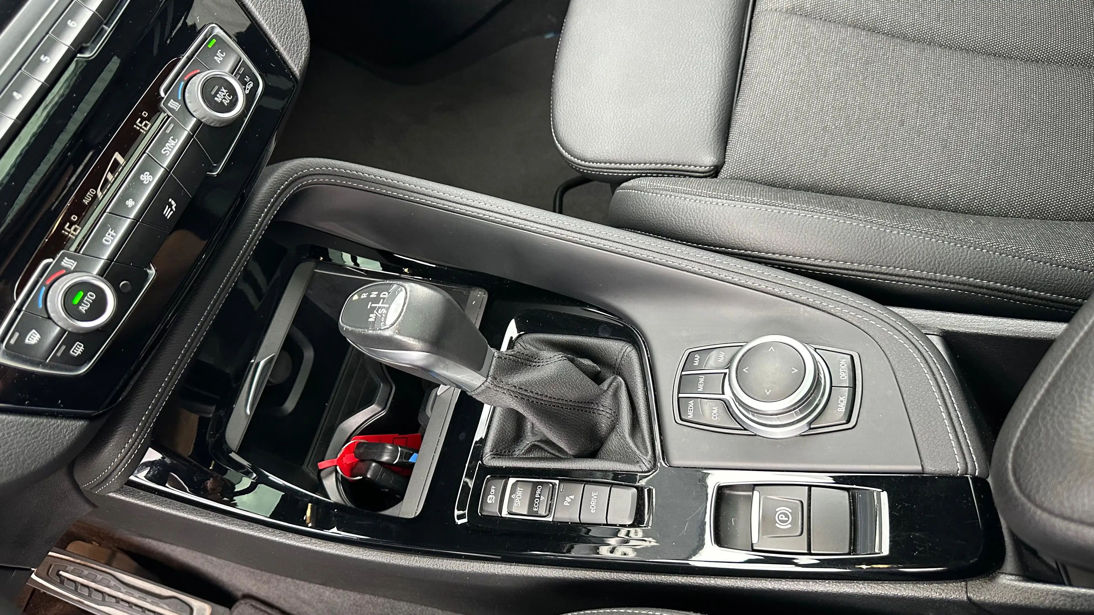 BMW X2 xDrive25e HYBRIDE M SPORT/PANO/LED/ CAMERA/FULL OPTION/ *1 EIGENAAR — photo 13