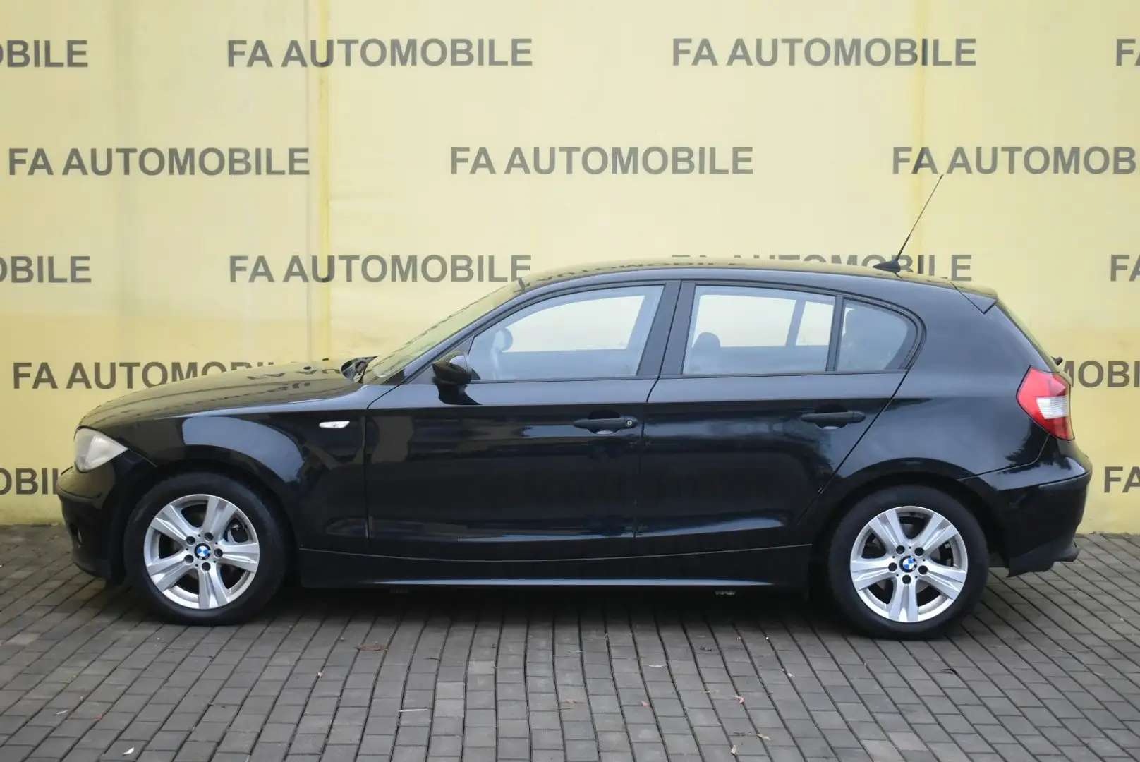 BMW 116 i/KLIMA/TÜV 10.26/EFH/5 TÜRER/ Schwarz - 2