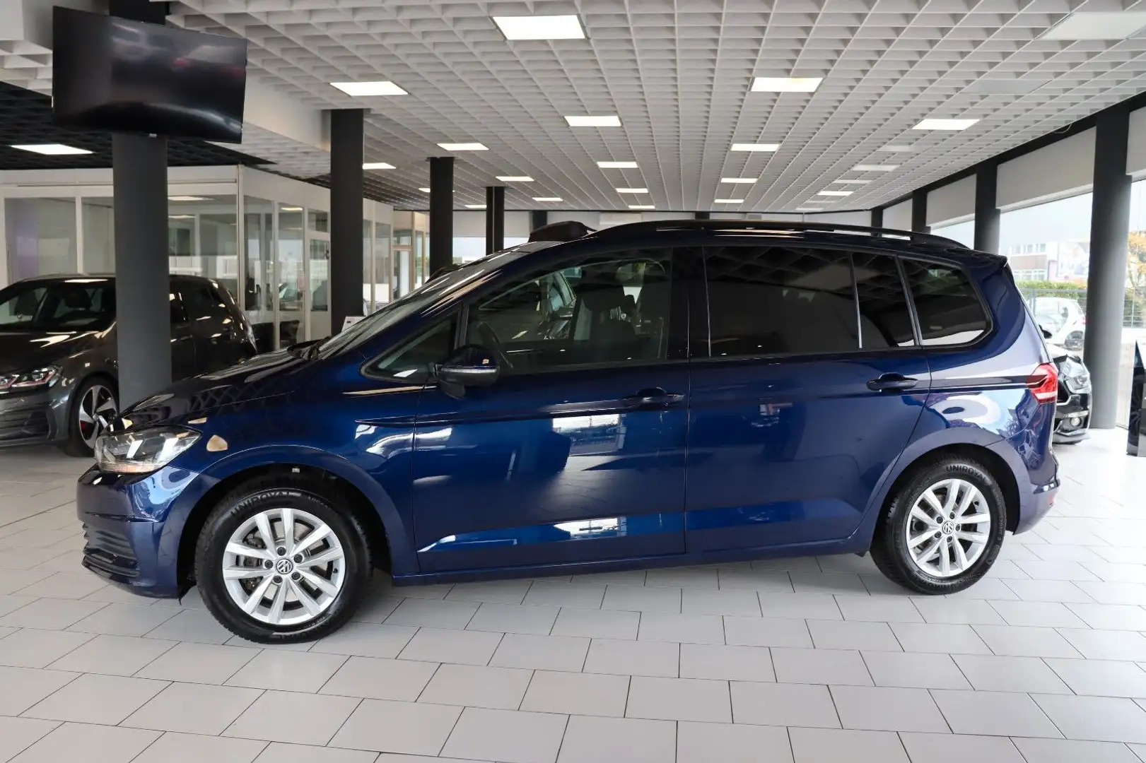 Volkswagen Touran 1.6Ltr Comfortline |7SITZER|PANO|SHZ|PDC| Bleu - 2