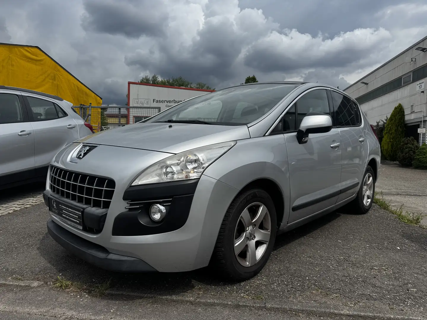 Peugeot 3008 Active*1,6 Alu*Klima*3.Hand*TÜV 09.2026*Panorma Gris - 1