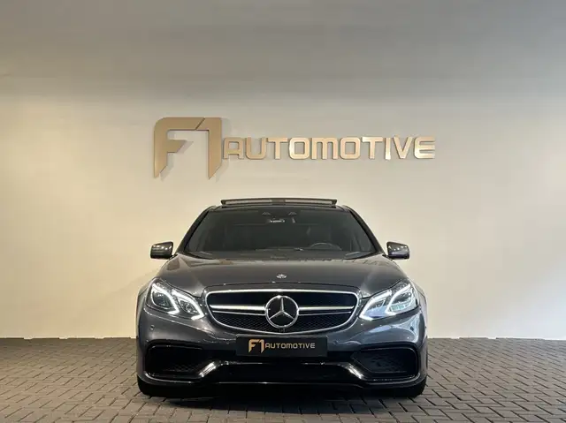 Mercedes-Benz E-Class view 3