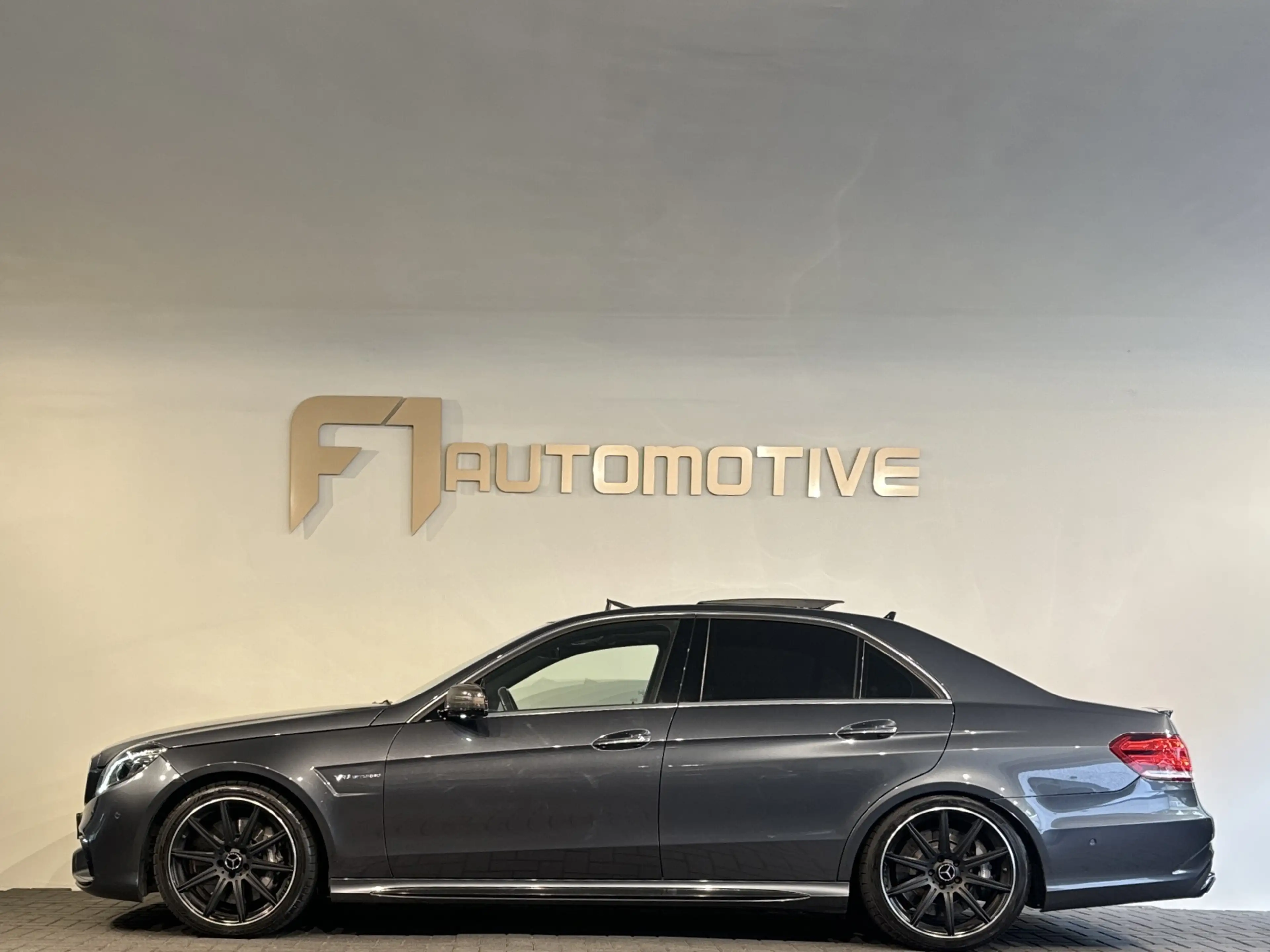 Mercedes-Benz E 63 AMG 4MATIC — photo 10