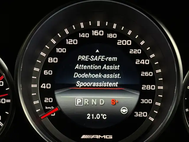 Mercedes-Benz E-Class view 23