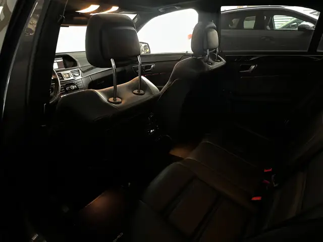 Mercedes-Benz E-Class view 27