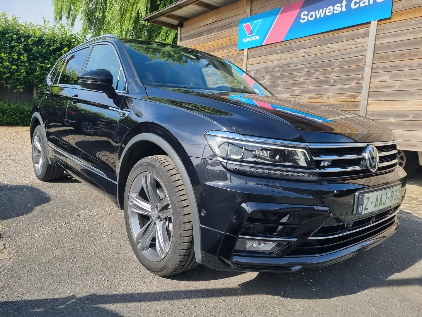 Volkswagen Tiguan Allspace 1.5 TSI ACT Platinum OPF DSG/R-LINE Zwart - 1