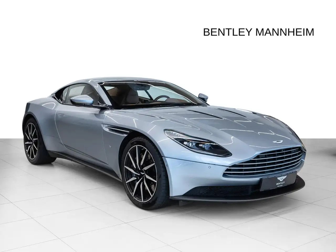 Aston Martin DB11
