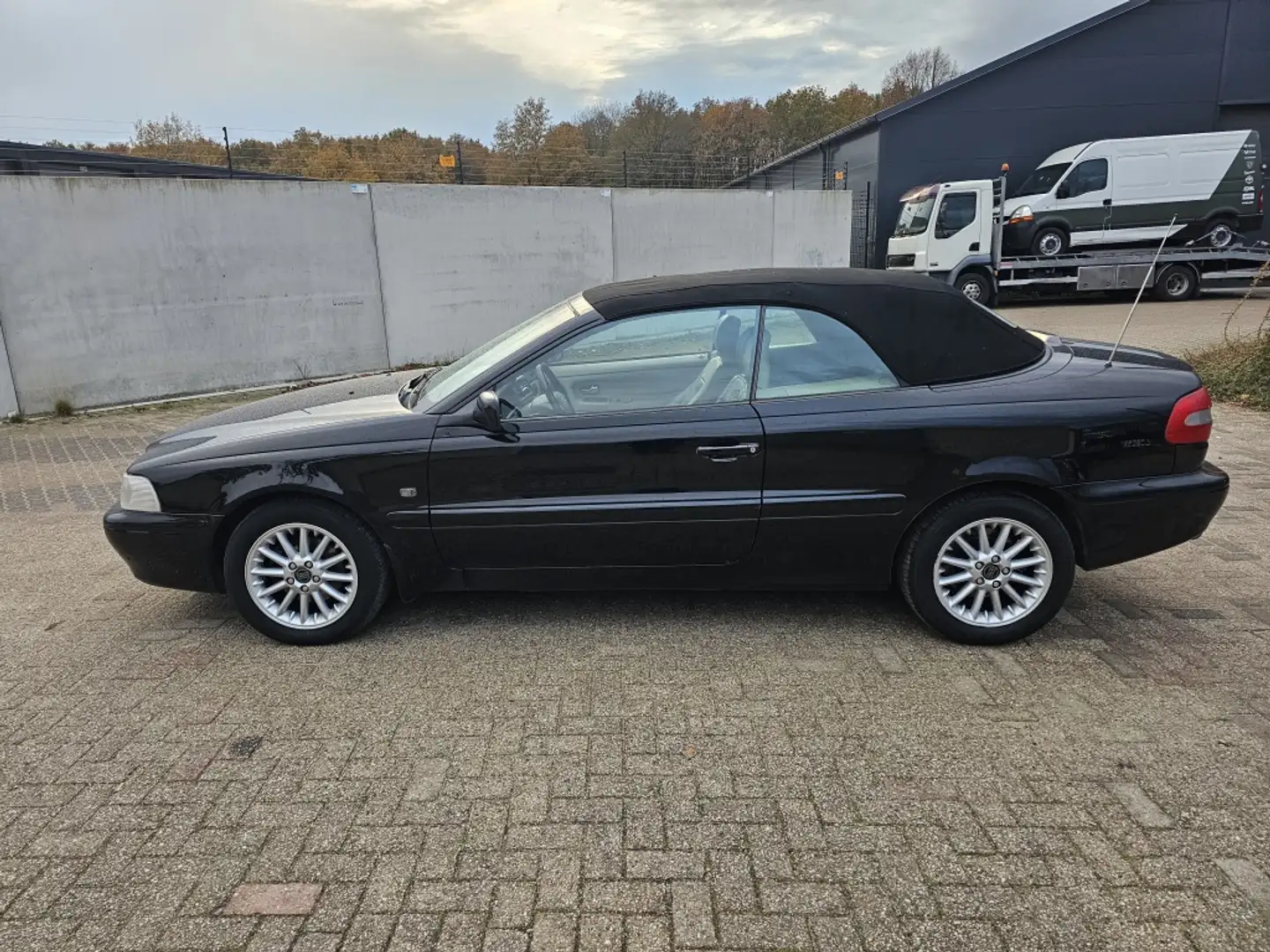 Volvo C70 Convertible 2.4 T,Apk,Nap,Airco,Cabrio,Apk Zwart - 2
