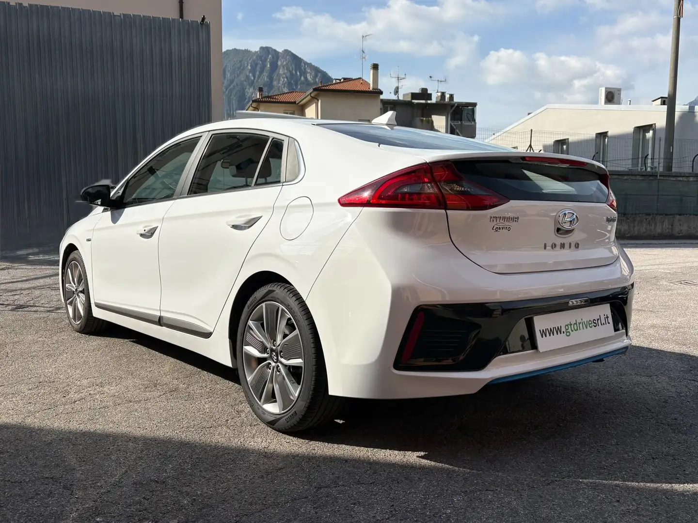 Hyundai IONIQ Ioniq 1.6 hybrid Comfort Plus Pack 6dct my19 Bianco - 2