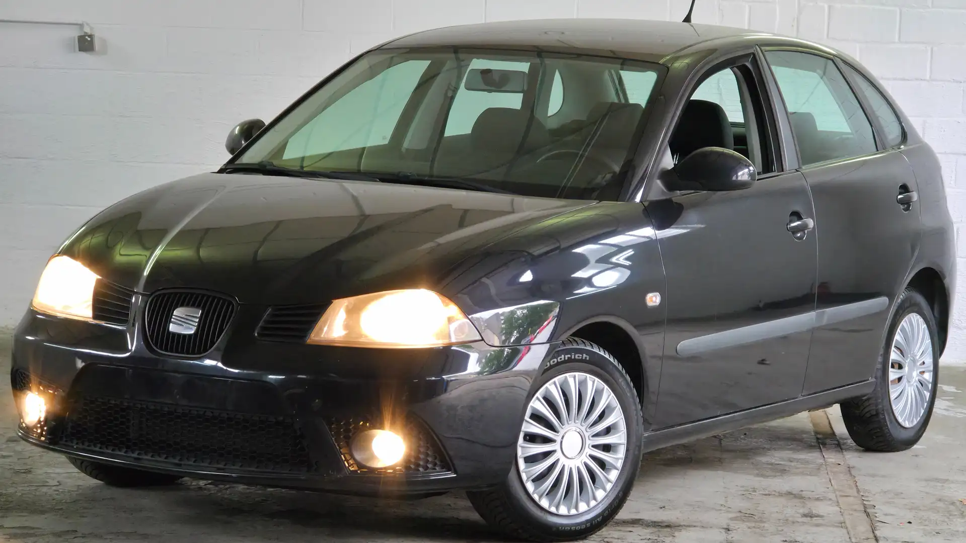 SEAT Ibiza Ibiza 1.4 TDi Ecomotive Cool / Clim / Zwart - 1