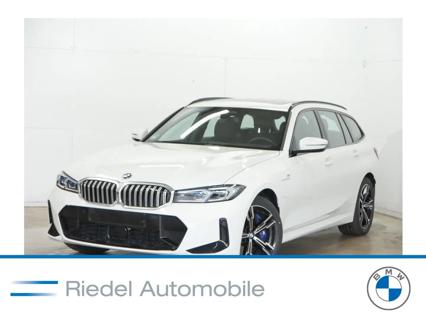 BMW 330 e xDrive Touring M Sportpaket*AHK*DAPro*HiFi* Weiß - 1