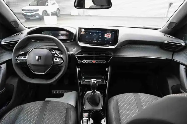 Peugeot 2008 view 7