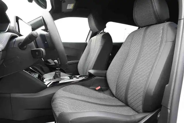 Peugeot 2008 view 10