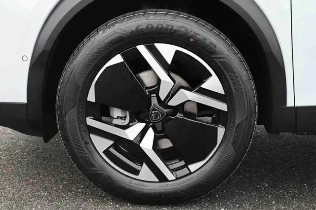 Peugeot 2008 view 6