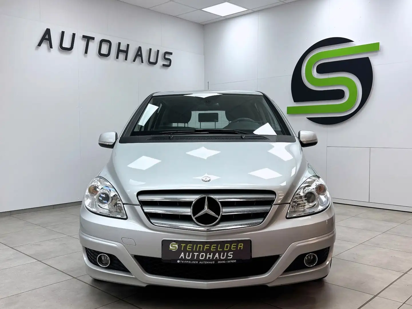 Mercedes-Benz B 180 CDI / AHK / NAVI / SHZ Silber - 2