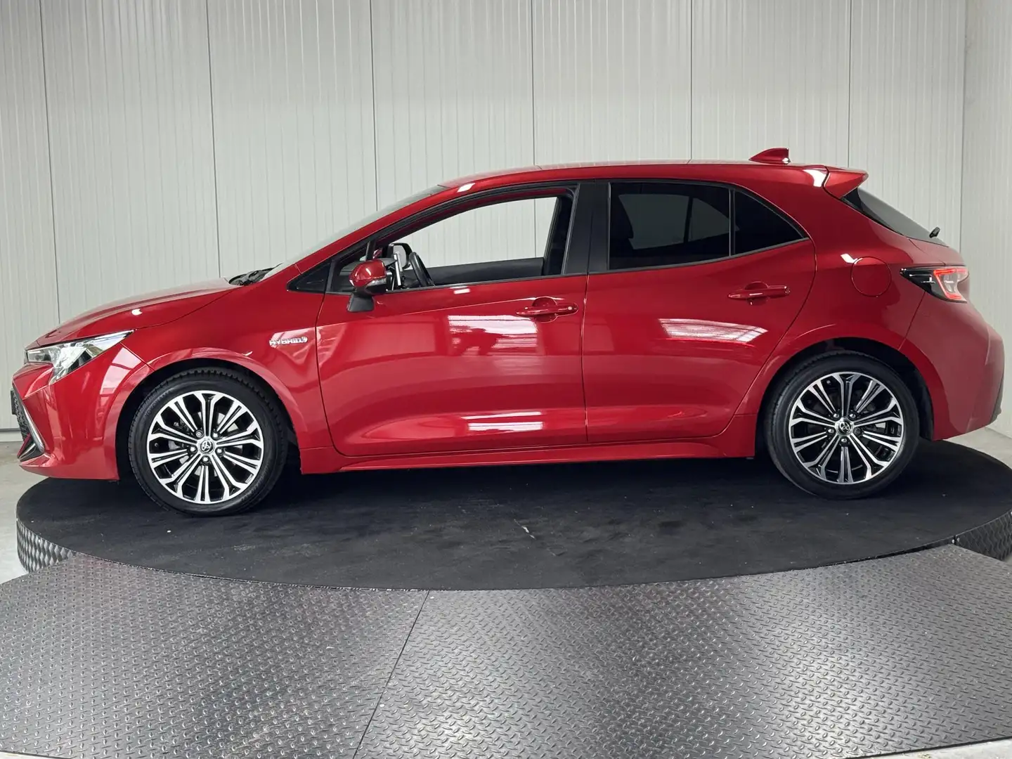 Toyota Corolla 1.8 Hybrid Dynamic NL Carplay Stoelverwarming Rood - 2