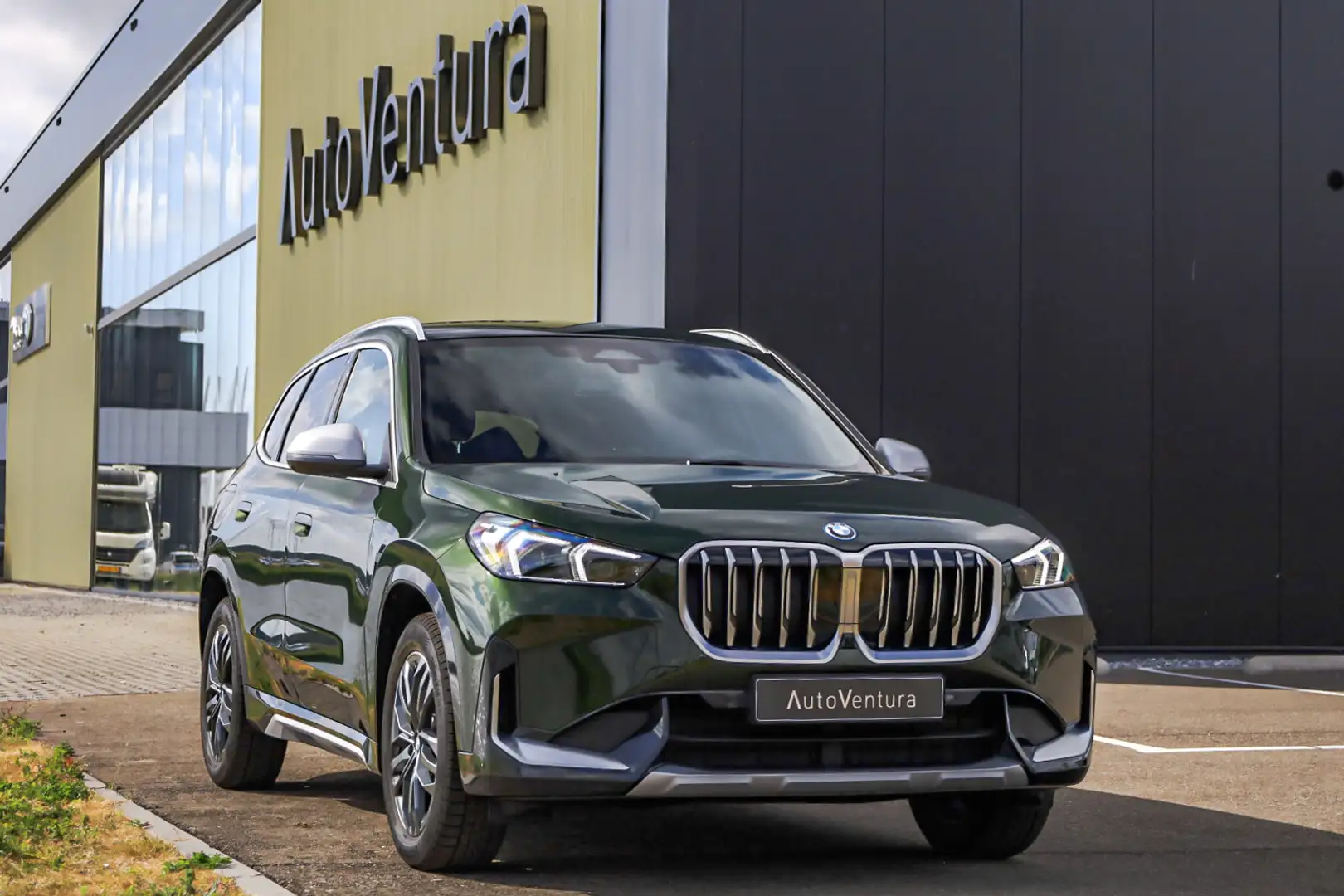 BMW X1 xDrive25e High Executive Trekhaak l Adapt. Cruise Groen - 2