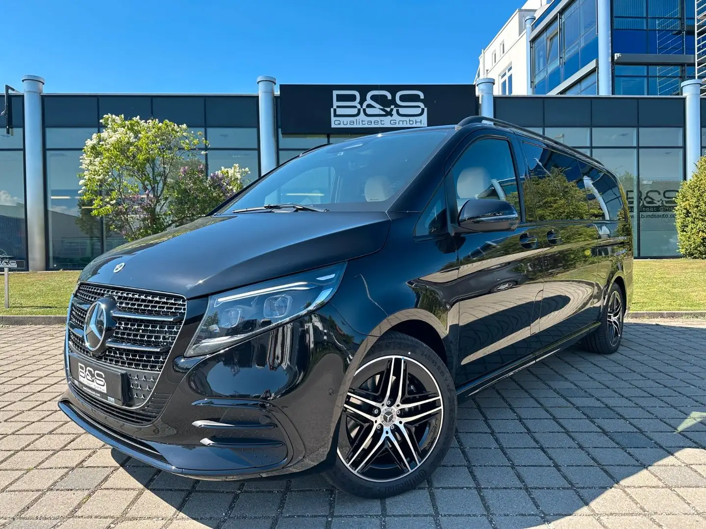 Mercedes-Benz V 300 V300d 4MATIC EXCLUSIVE extralang DISTR,BURM,LUFT Schwarz - 1