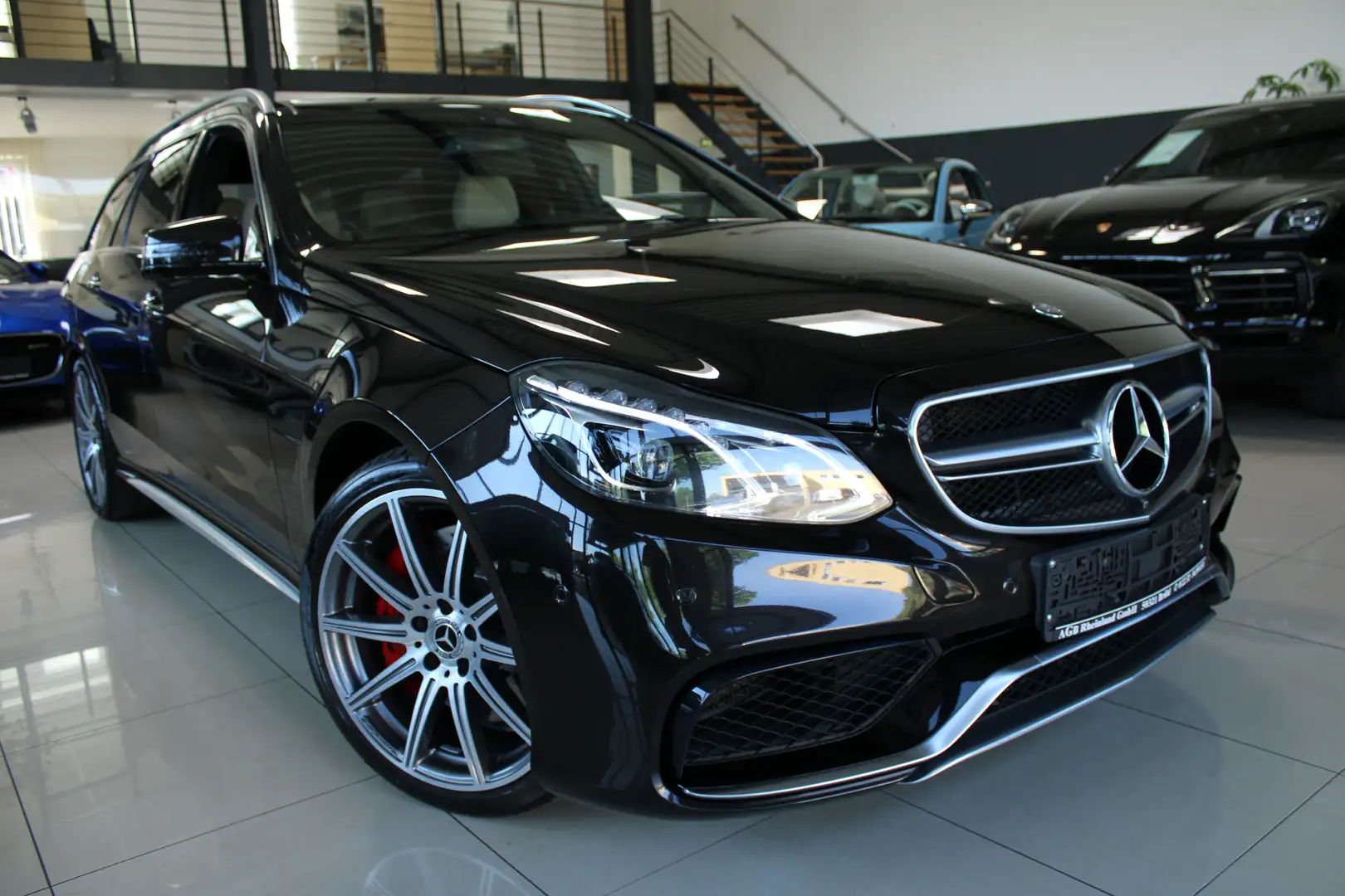 Mercedes-Benz E 63 AMG S T 4MATIC 5.5 V8 585PS SPEEDSHIFT MCT DESIGNO TOP Чорний - 1