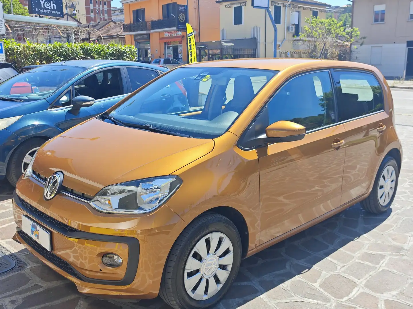 Volkswagen up! 5p 1.0 Move 60cv E6 neopatentati Naranja - 2